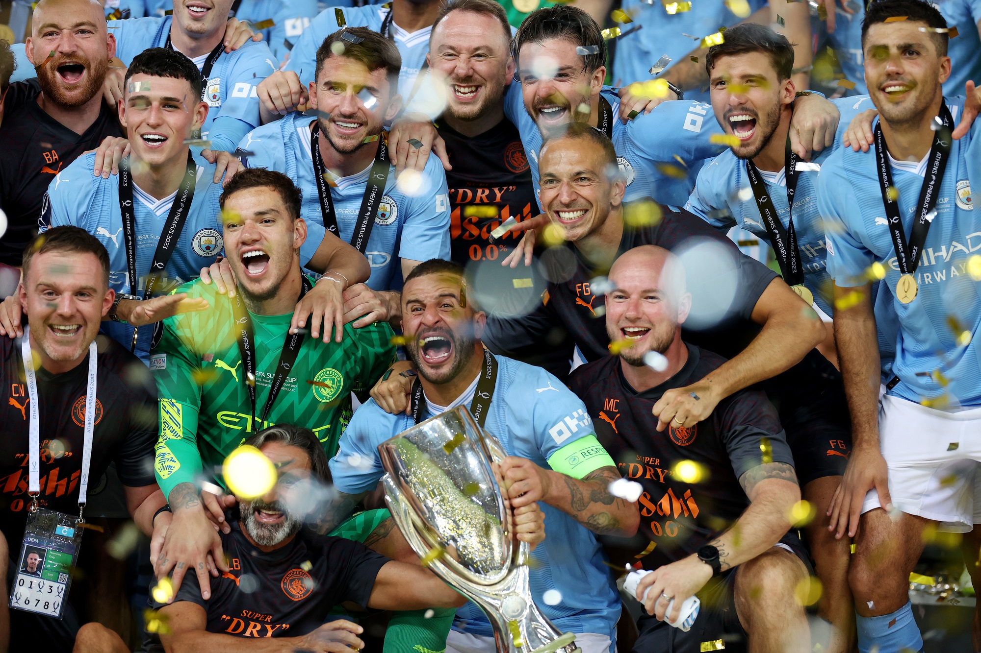 Ngược dòng thắng trên chấm luân lưu, Man City lần đầu đoạt Siêu cúp châu Âu