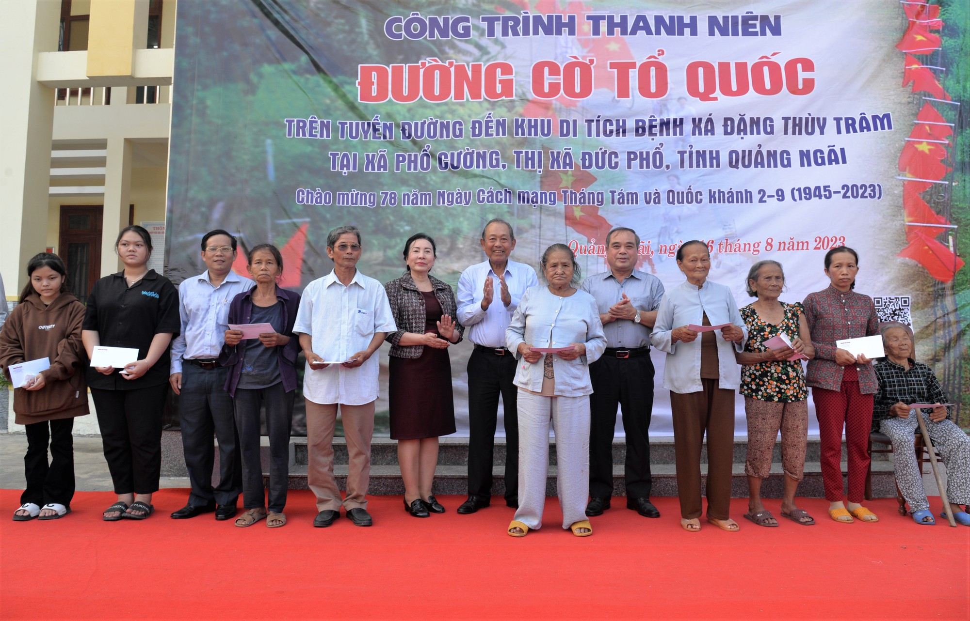 Khánh thành Đường cờ Tổ quốc đầu tiên tại Quảng Ngãi - Ảnh 8.