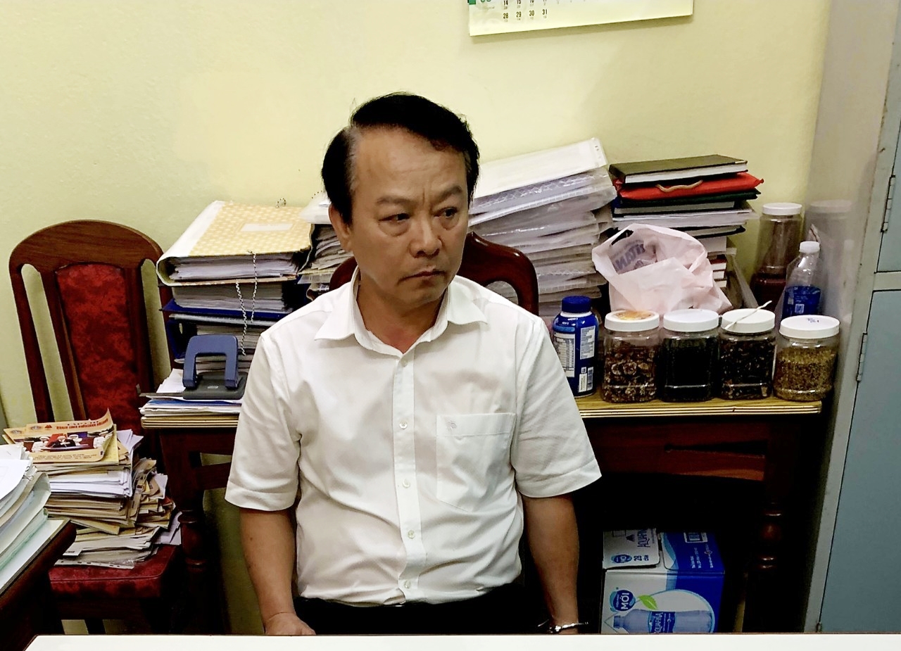 Nguyên đơn tố giác thẩm phán nhận hối lộ 500 triệu đồng bị thua kiện