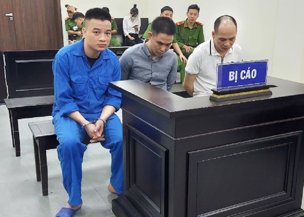 Nhóm thanh niên tra tấn dã man người đàn ông Trung Quốc - Ảnh 1.