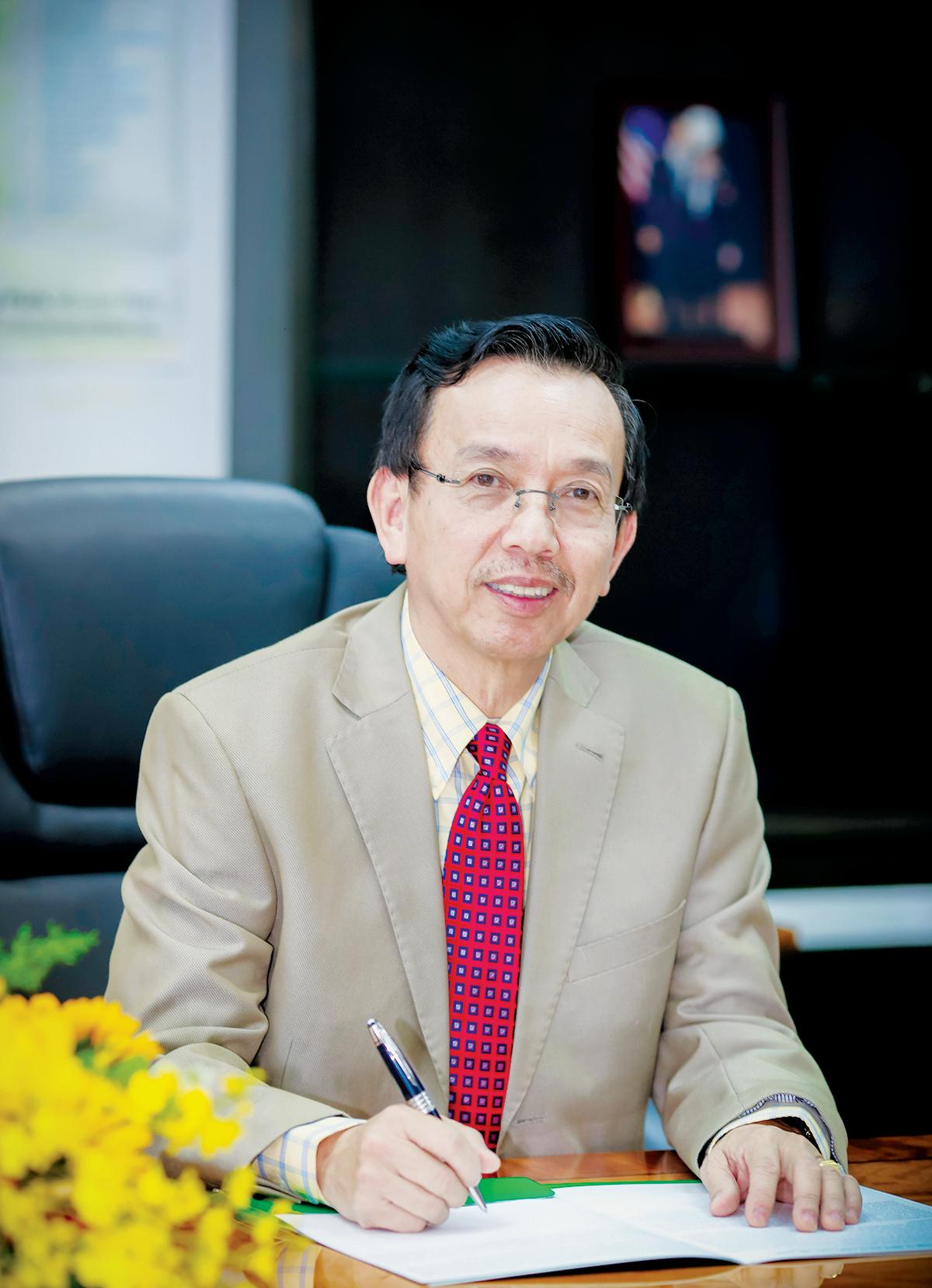Doanh nh&acirc;n David Dương: C&agrave;ng kh&oacute; khăn, c&agrave;ng muốn đ&oacute;ng g&oacute;p cho qu&ecirc; hương - Ảnh 1.