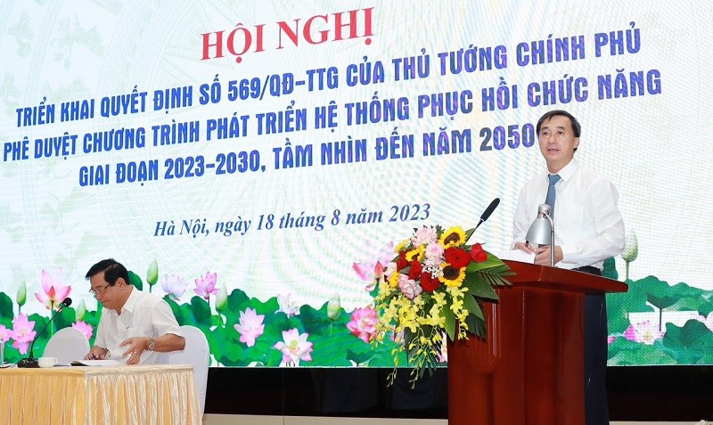 Nhiều cơ sở phục hồi chức năng chưa c&oacute; lối đi cho xe lăn - Ảnh 3.