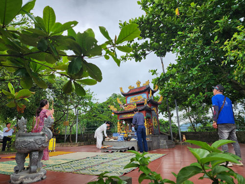 Tủi phận Hoành Sơn Quan