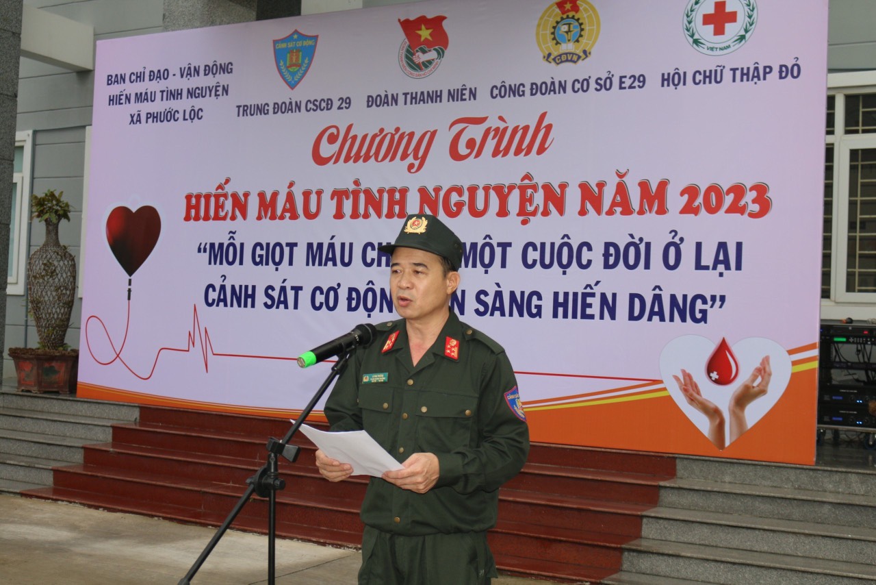 H&igrave;nh ảnh &yacute; nghĩa của Trung đo&agrave;n CSCĐ Đ&ocirc;ng Nam TP HCM ng&agrave;y 19-8 - Ảnh 4.