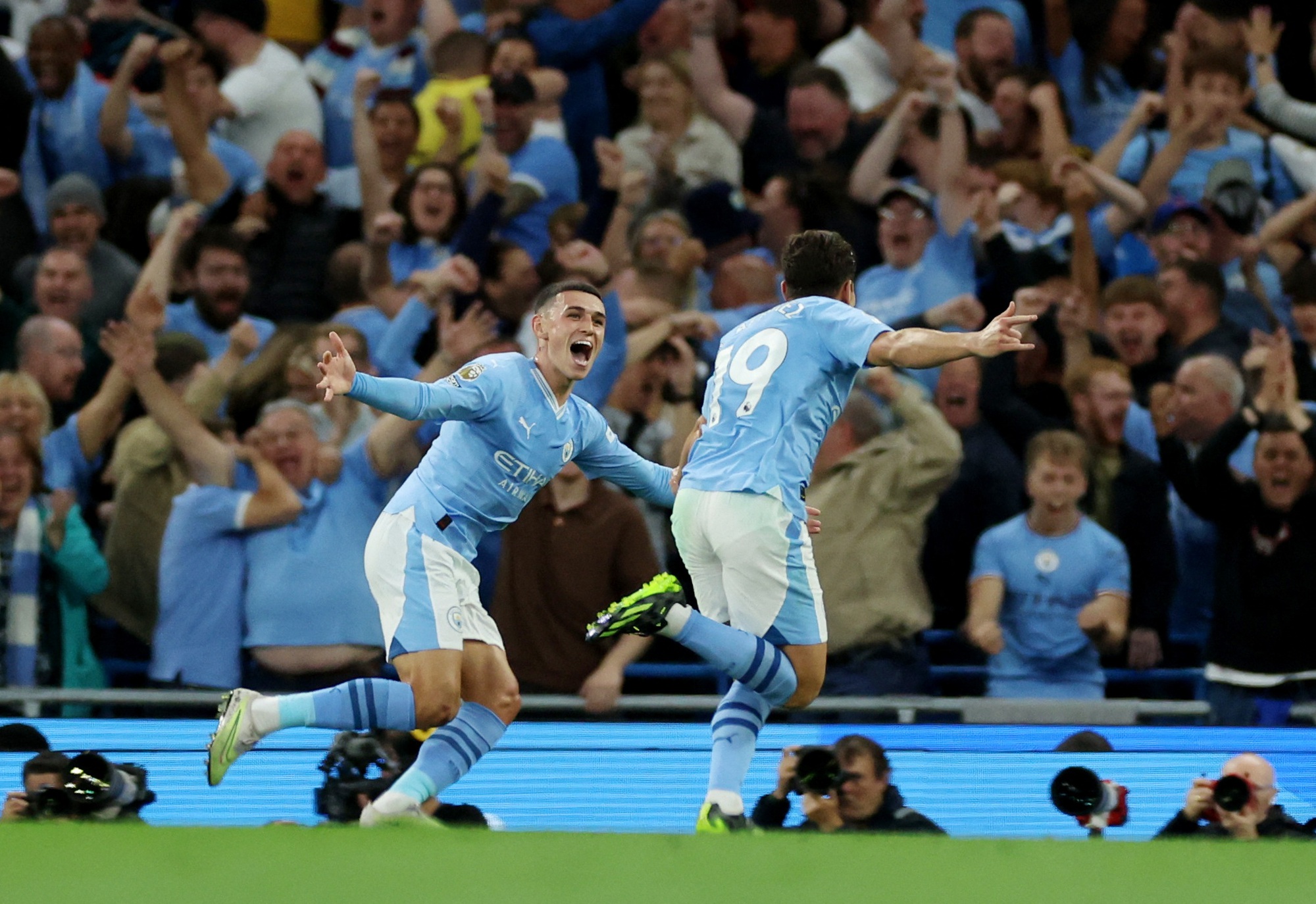 Man City bắn hạ Chích chòe, Man United gục ngã trên sân Tottenham - Ảnh 3.