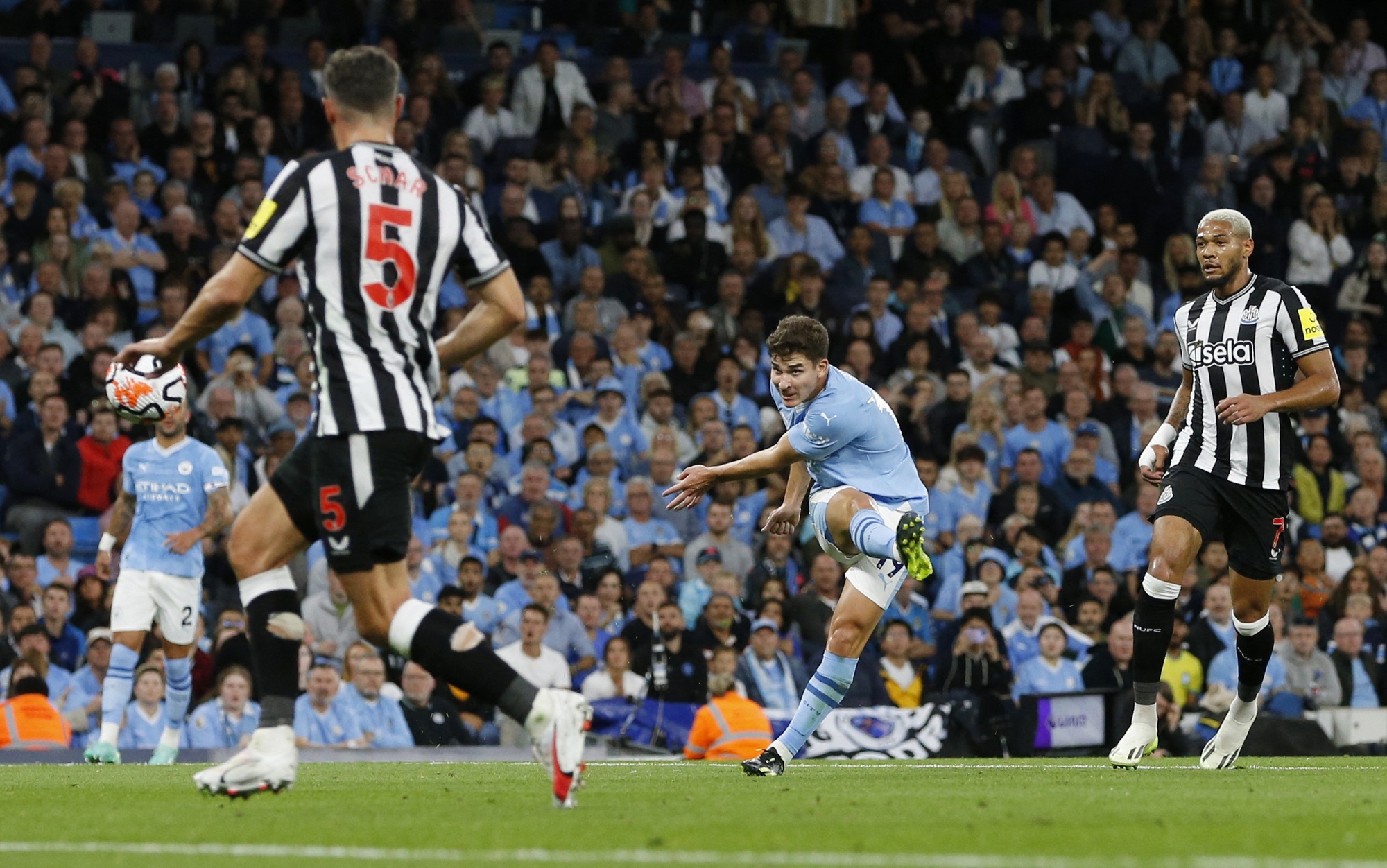 Man City bắn hạ Chích chòe, Man United gục ngã trên sân Tottenham - Ảnh 2.