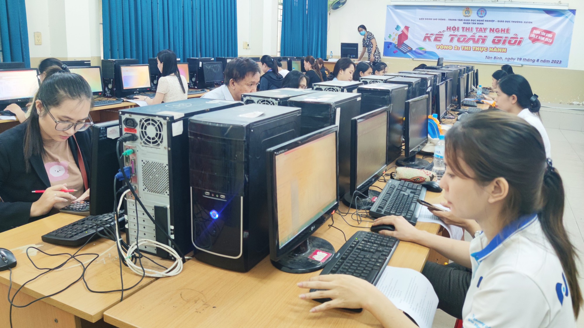 Sôi nổi hội thi Kế toán giỏi - Ảnh 3.