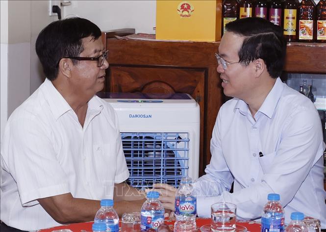 Chủ tịch nước V&otilde; Văn Thưởng thăm Hội trưởng Hội Tương tế người Hoa TP Ch&acirc;u Đốc - Ảnh 1.