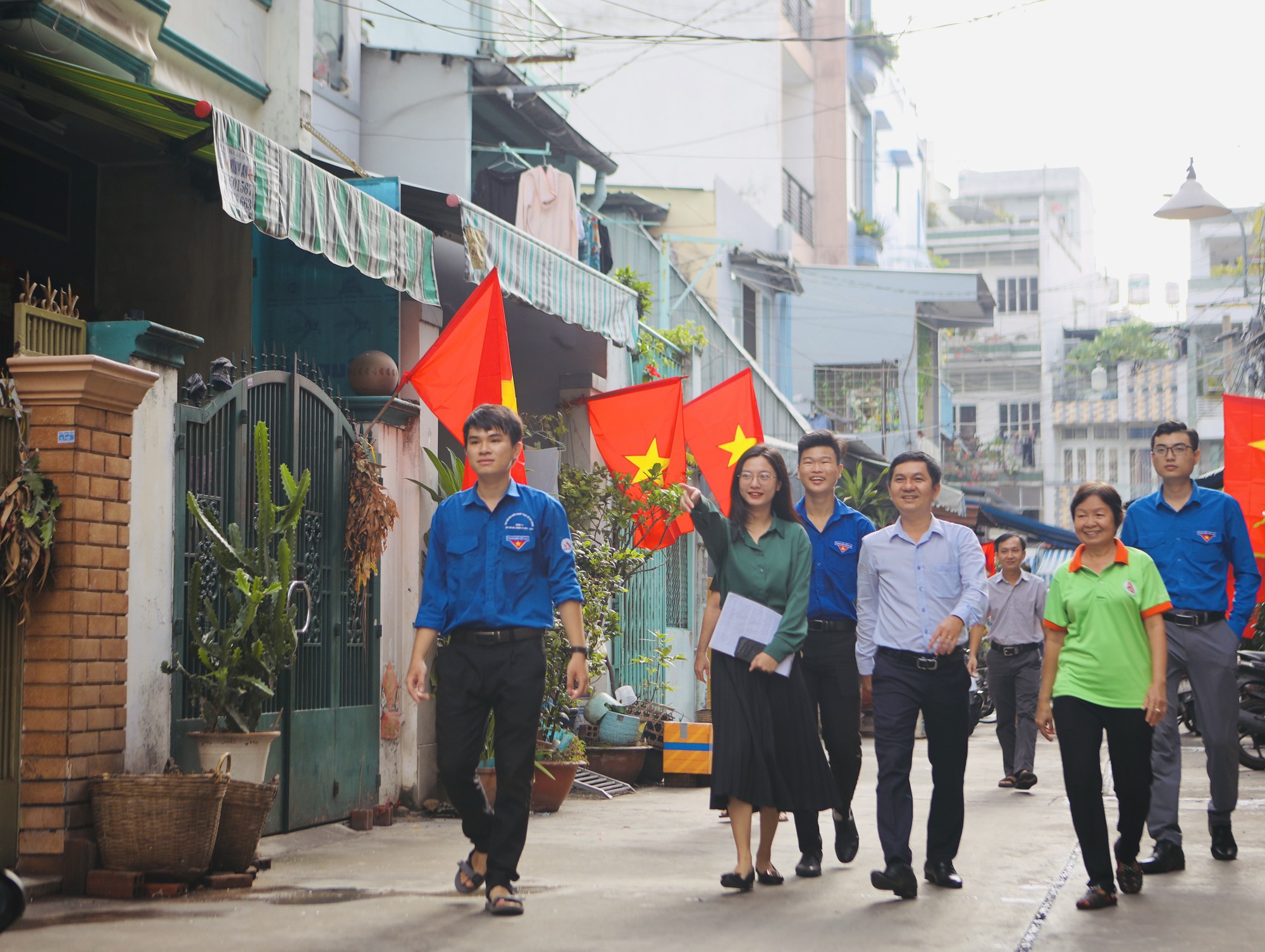 Rực rỡ Đường cờ Tổ quốc tại quận 11 - Ảnh 1.