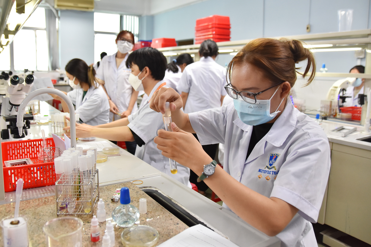 Lắng nghe người dân hiến kế: Phát triển nguồn nhân lực phục vụ cơ chế mới