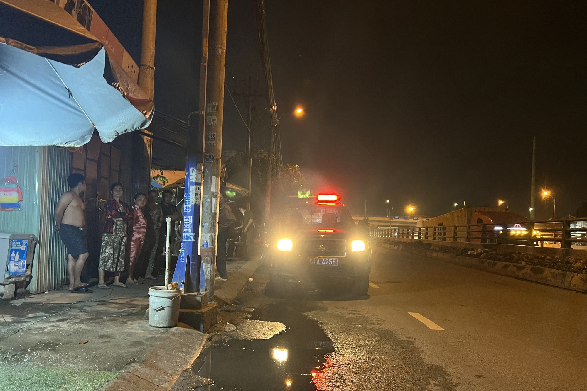 Một giáo viên tử vong bên lề đường Nguyễn Thị Định