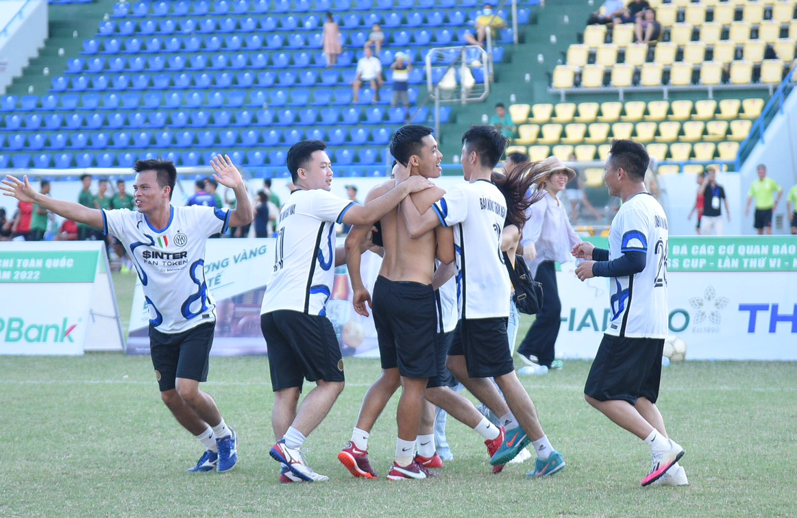 8 đội b&oacute;ng tranh t&agrave;i v&ograve;ng loại Giải B&oacute;ng đ&aacute; b&aacute;o ch&iacute; to&agrave;n quốc - Press Cup 2023 - Ảnh 1.
