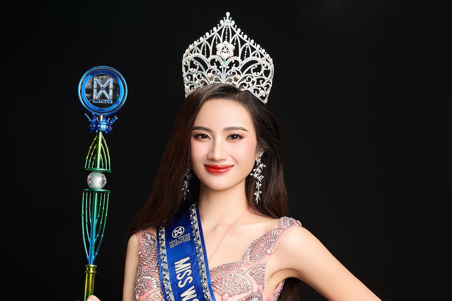 Quanh vạ miệng của hoa hậu &Yacute; Nhi: Ai cũng cần cơ hội sửa sai - Ảnh 4.