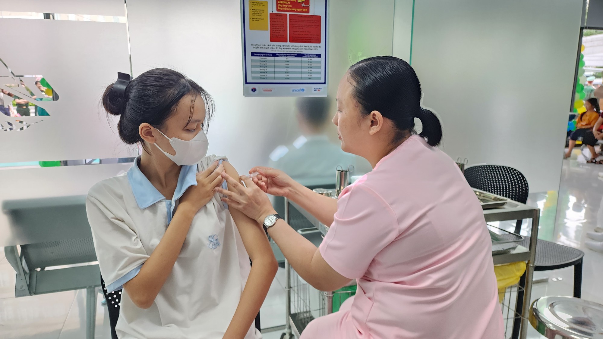 TP HCM: Bệnh viện Qu&acirc;n y 175 khai trương ph&ograve;ng ti&ecirc;m chủng vắc-xin - Ảnh 3.