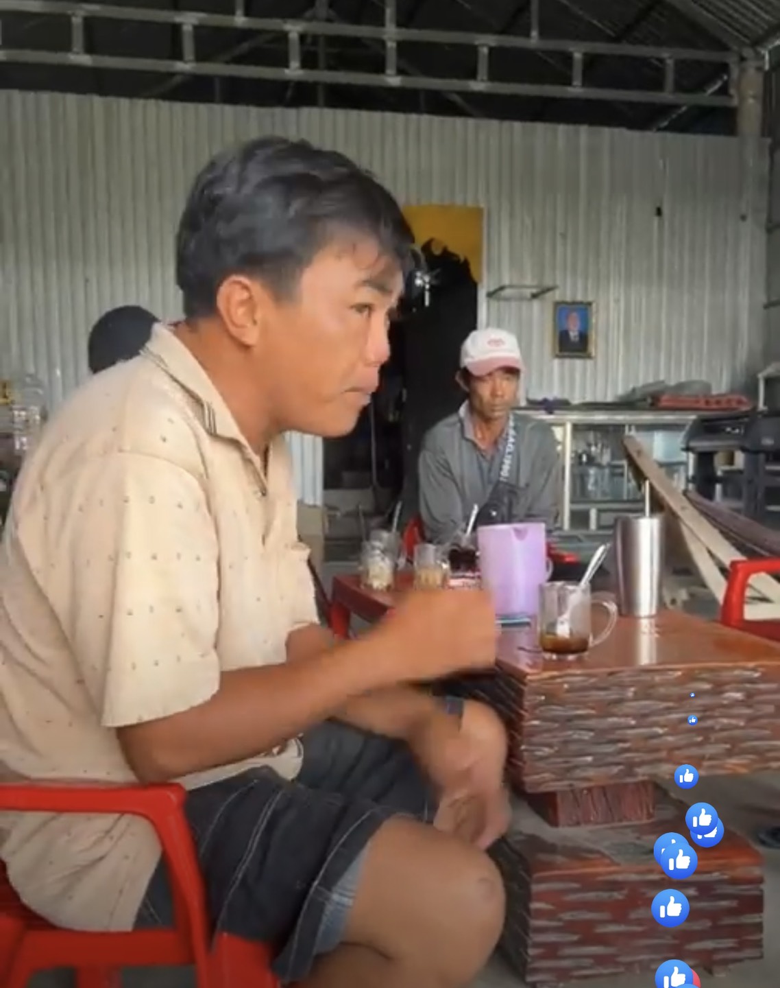 X&ocirc;n xao clip chủ trại h&ograve;m bị bom h&agrave;ng - Ảnh 3.