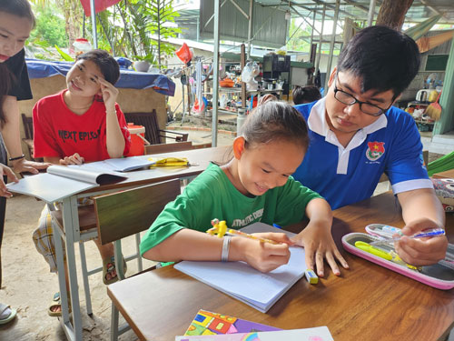 Những lớp học của con công nhân