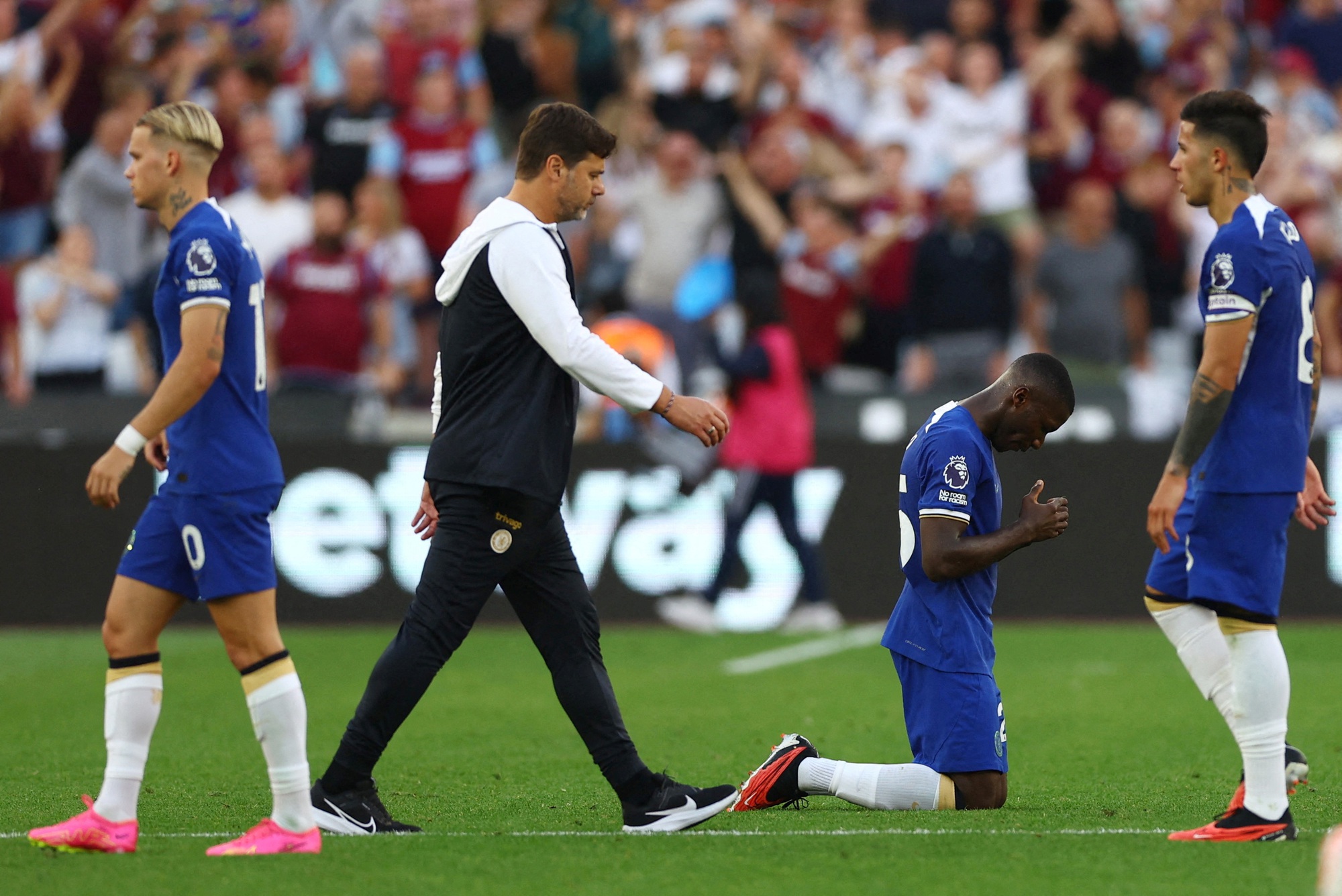 Chelsea thua sốc West Ham, 2 bom tấn 100 triệu bảng gặp thảm họa - Ảnh 10.