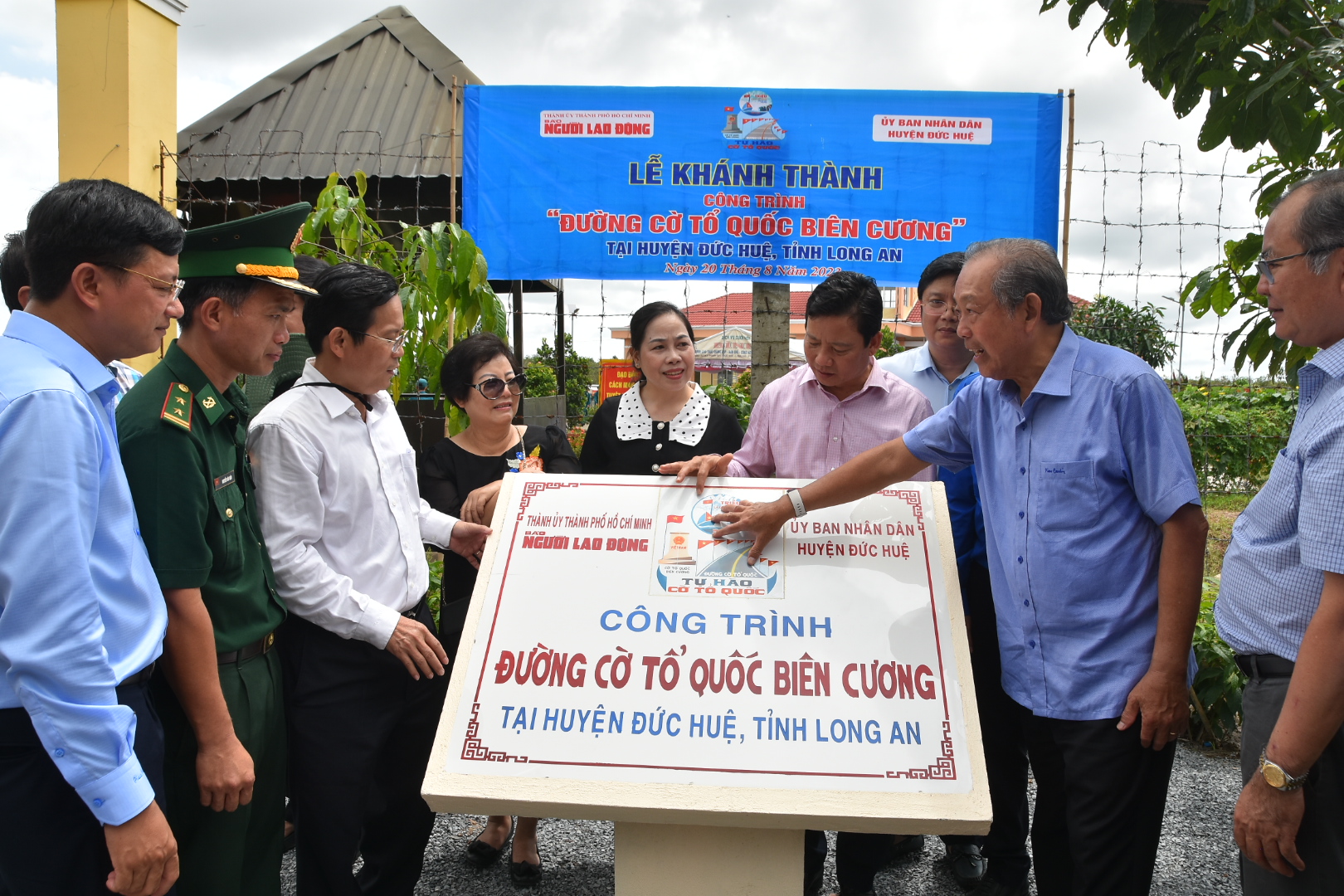 Kh&aacute;nh th&agrave;nh c&ocirc;ng tr&igrave;nh Đường cờ Tổ quốc Bi&ecirc;n cương - Ảnh 2.