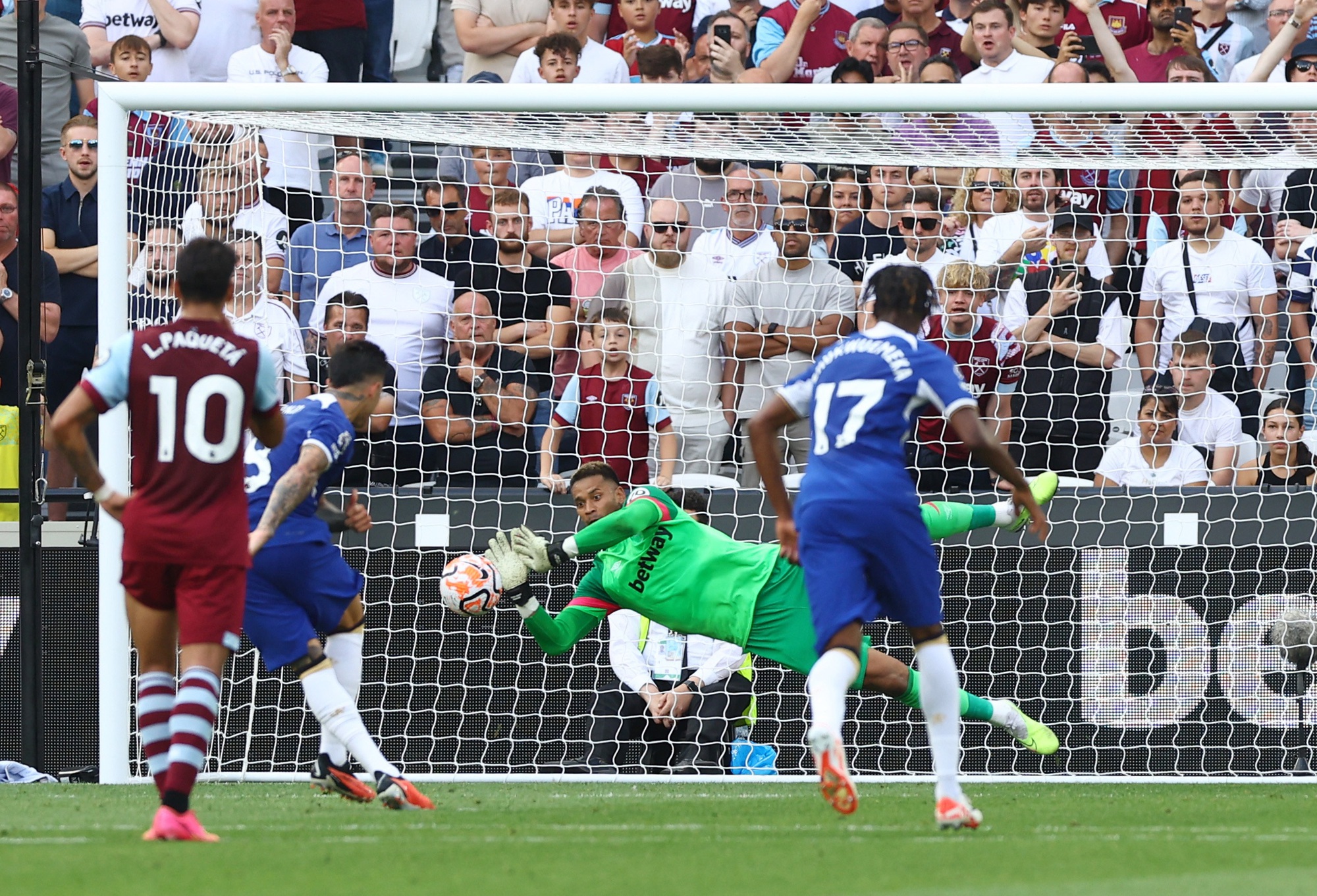 Chelsea thua sốc West Ham, 2 bom tấn 100 triệu bảng gặp thảm họa - Ảnh 4.