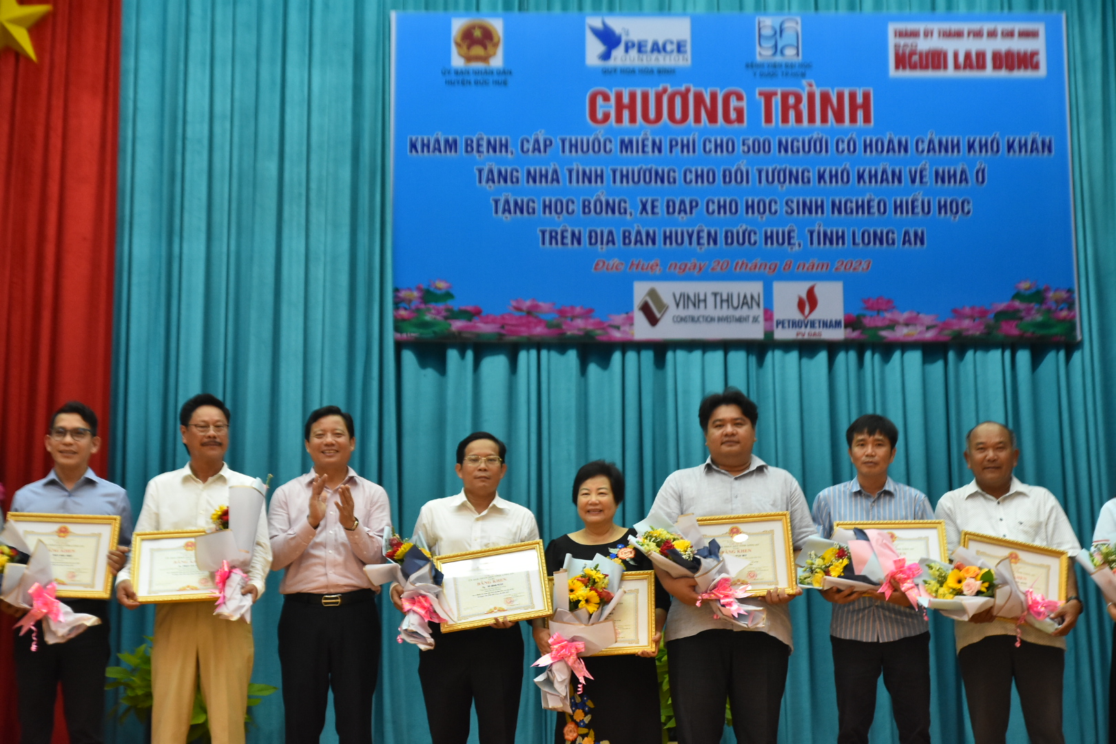 Nhiều hoạt động ý nghĩa tại huyện biên giới - Ảnh 10.