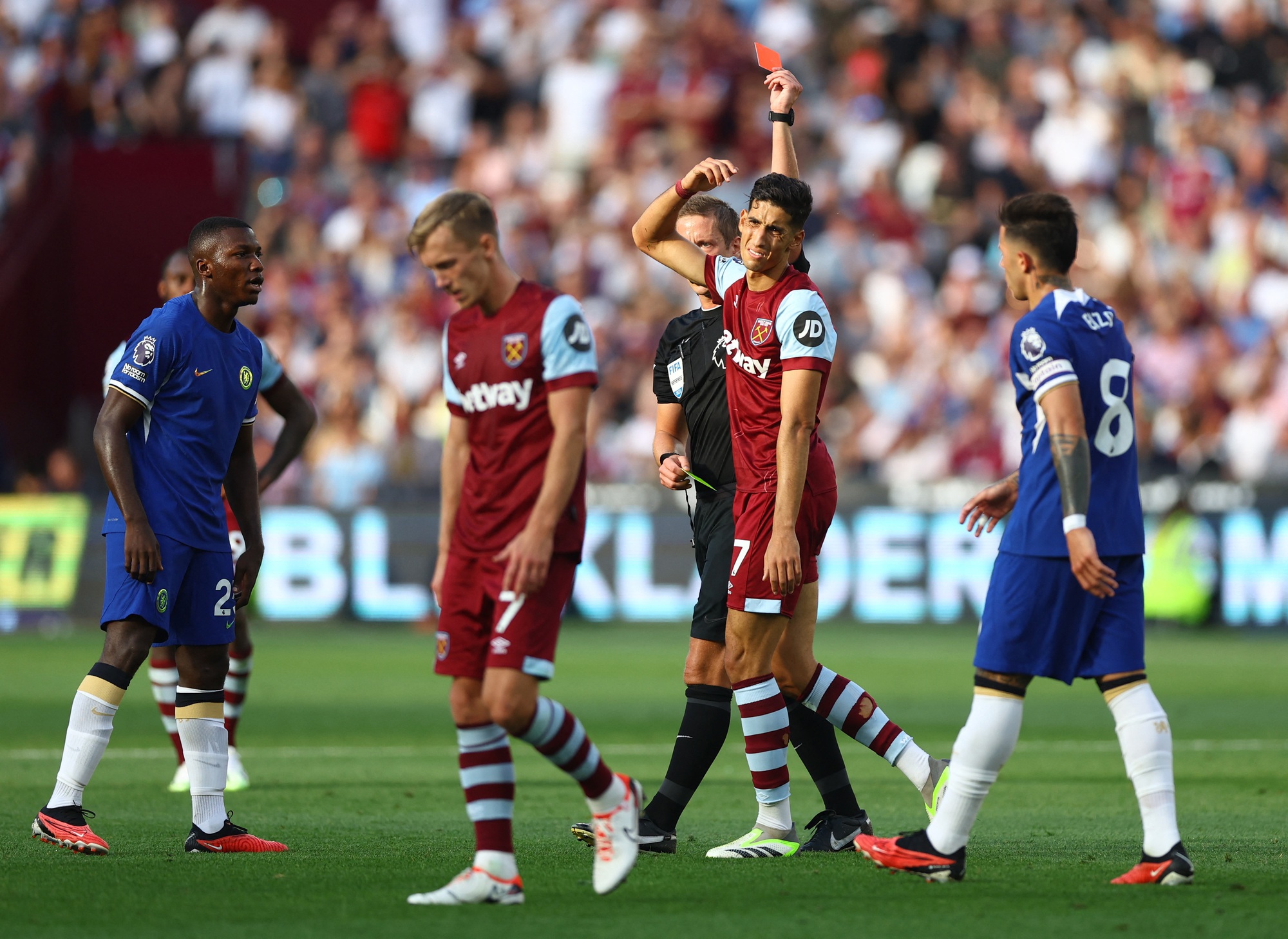 Chelsea thua sốc West Ham, 2 bom tấn 100 triệu bảng gặp thảm họa - Ảnh 7.