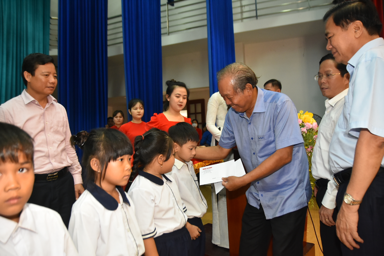 Nhiều hoạt động ý nghĩa tại huyện biên giới - Ảnh 2.