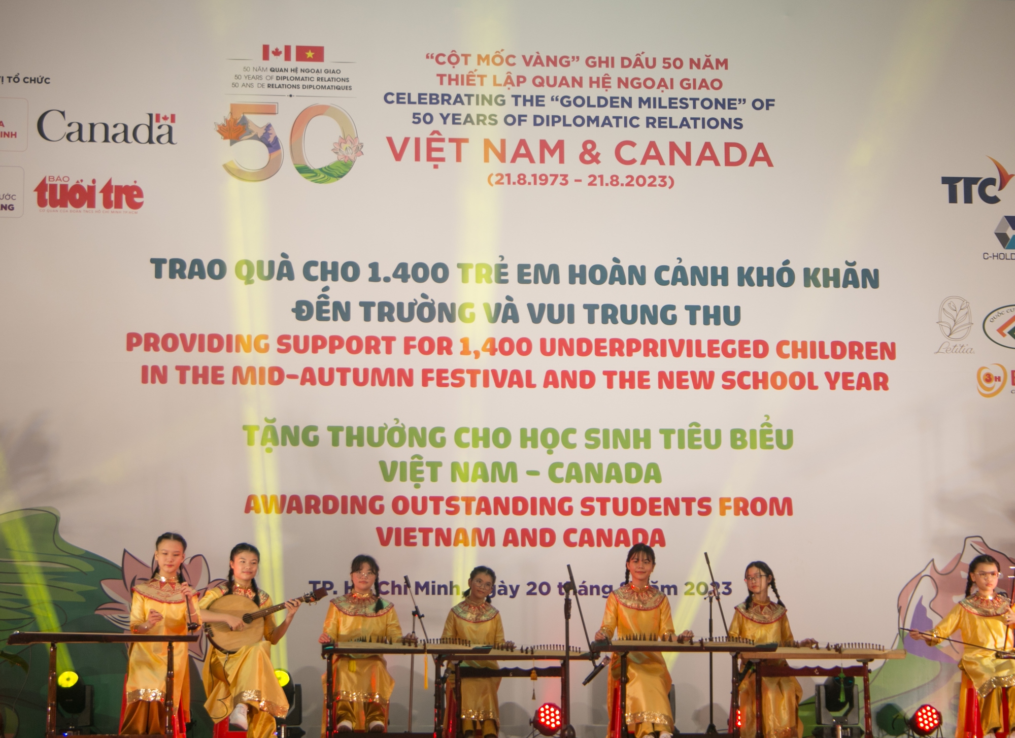 Cột mốc vàng Việt Nam - Canada - Ảnh 11.