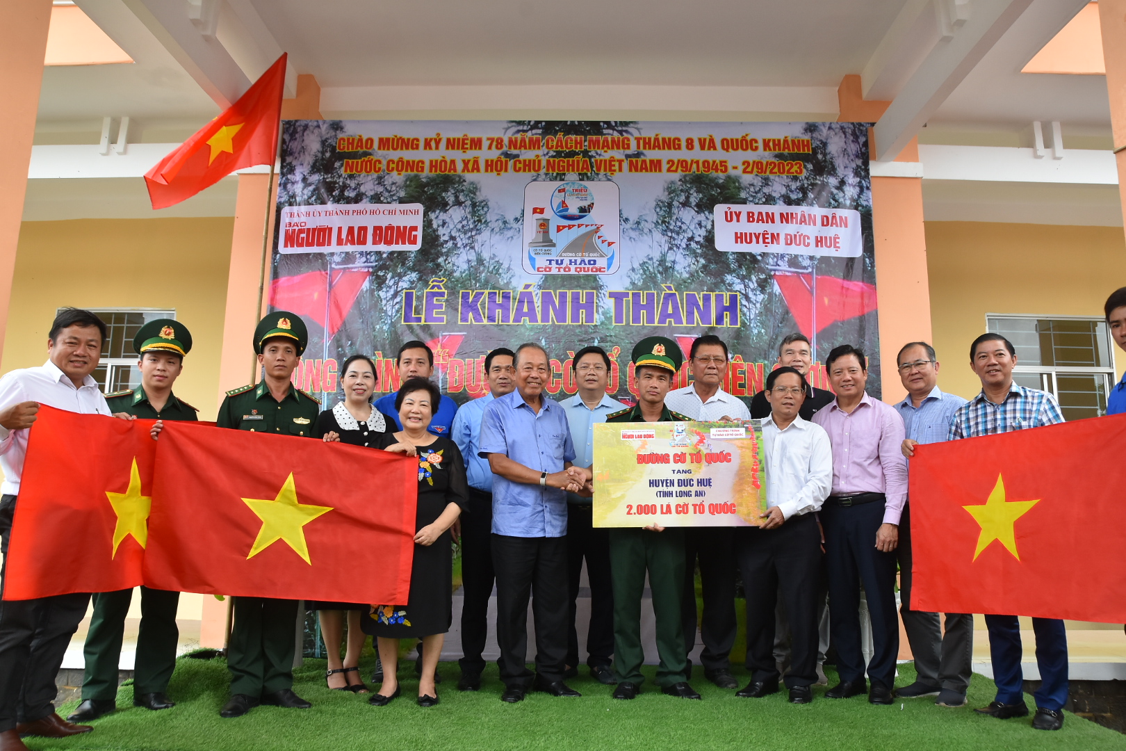 Kh&aacute;nh th&agrave;nh c&ocirc;ng tr&igrave;nh Đường cờ Tổ quốc Bi&ecirc;n cương - Ảnh 5.
