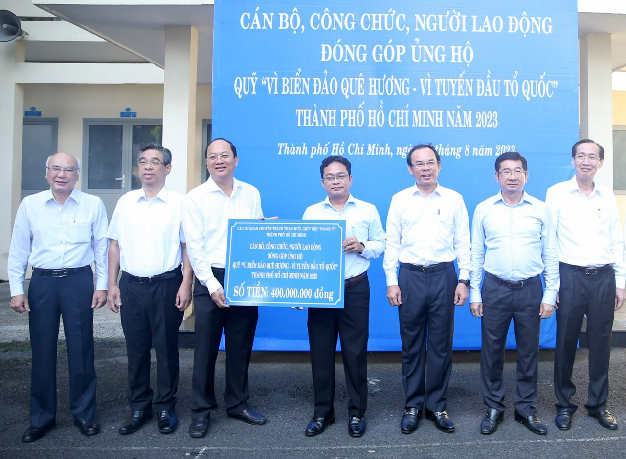 Gửi tình cảm từ đất liền tới hải đảo