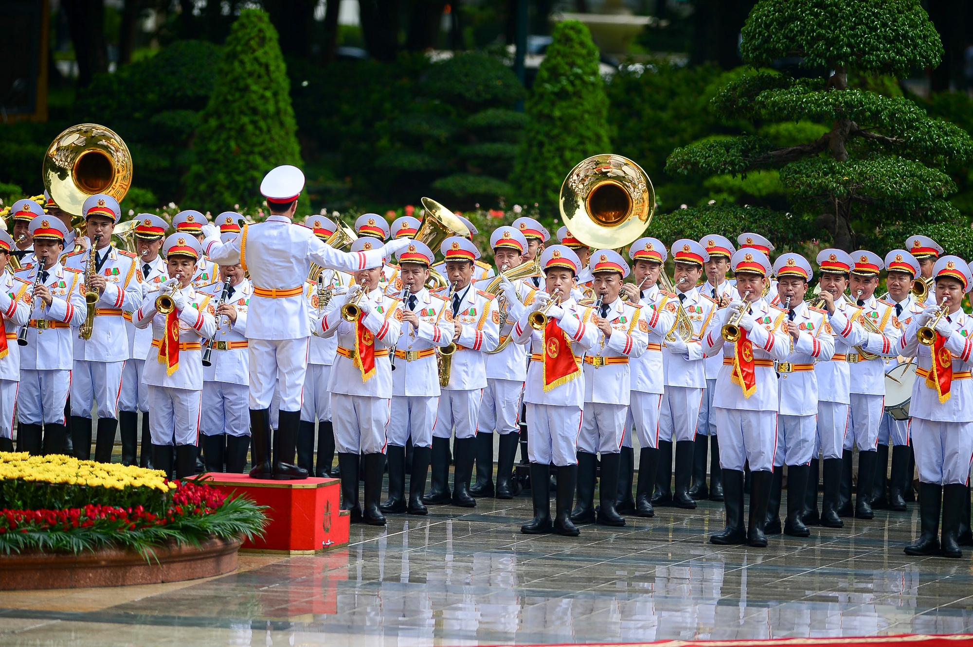 Chủ tịch nước V&otilde; Văn Thưởng nồng ấm bắt tay đ&oacute;n Tổng thống Kazakhstan - Ảnh 6.