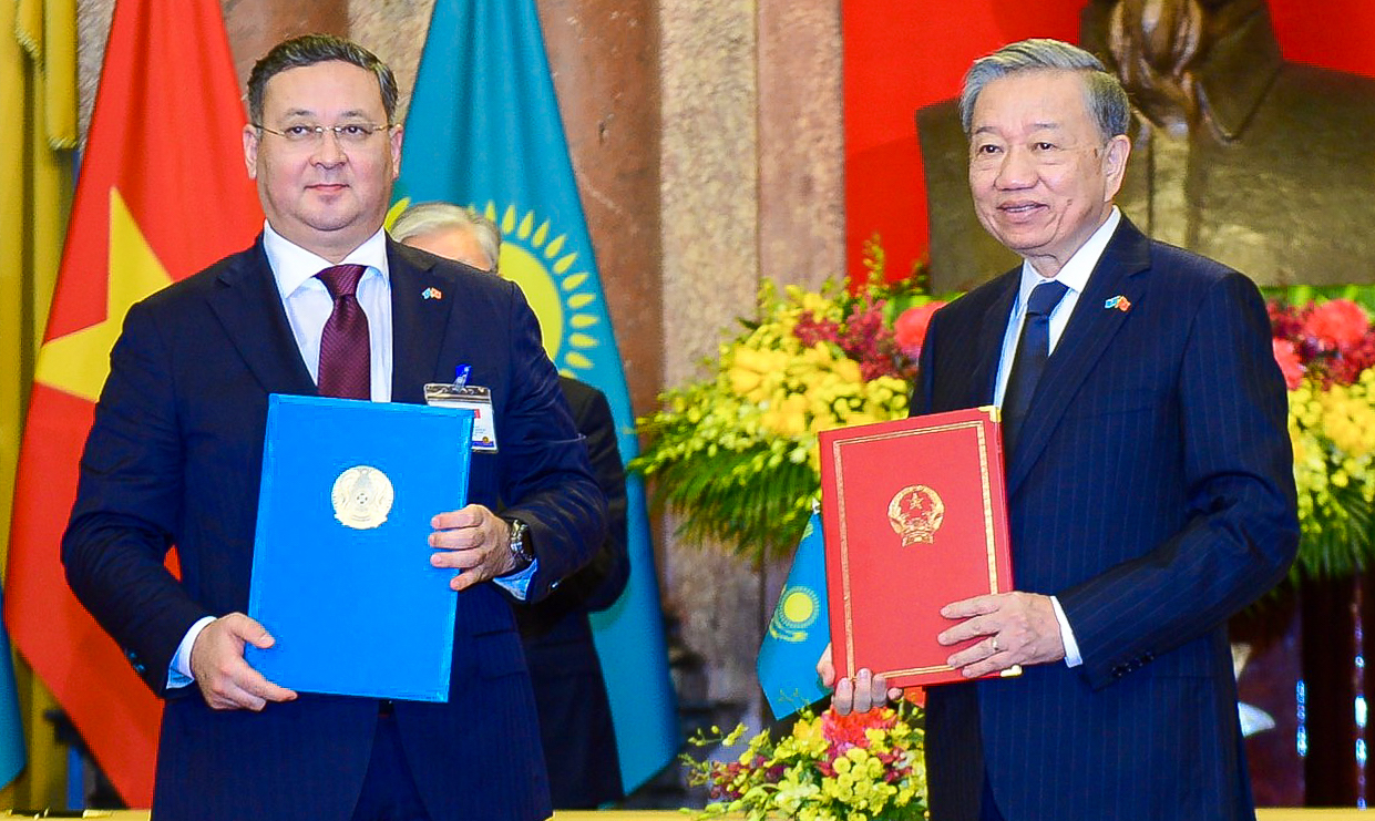 Việt Nam - Kazakhstan k&yacute; hiệp định về miễn thị thực - Ảnh 4.