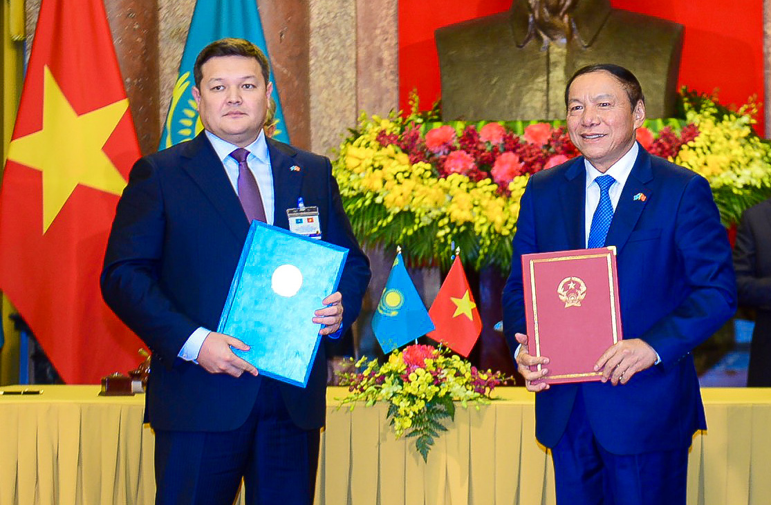 Việt Nam - Kazakhstan k&yacute; hiệp định về miễn thị thực - Ảnh 6.