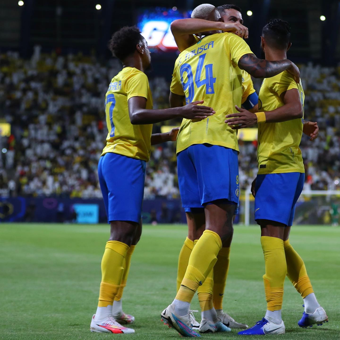Ronaldo h&eacute;t v&agrave;o mặt trọng t&agrave;i, Al-Nassr ngược d&ograve;ng gi&agrave;nh v&eacute; v&agrave;o v&ograve;ng bảng AFC Champions League - Ảnh 3.