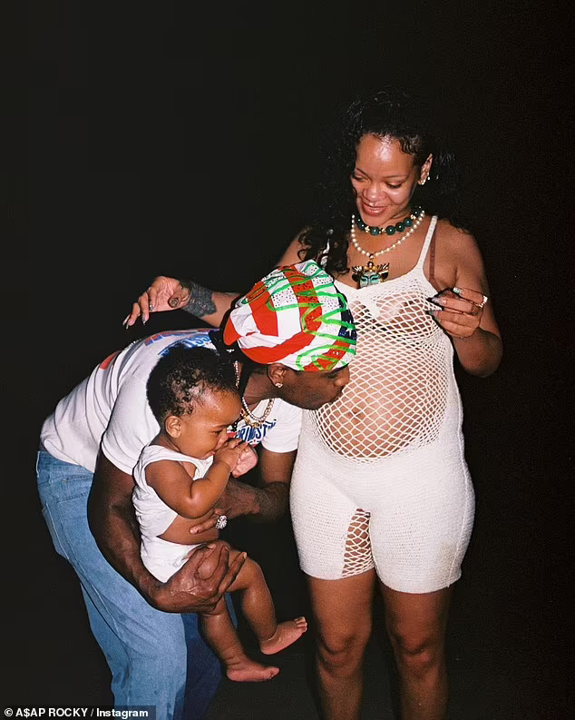 Rihanna b&iacute; mật hạ sinh con thứ hai - Ảnh 5.