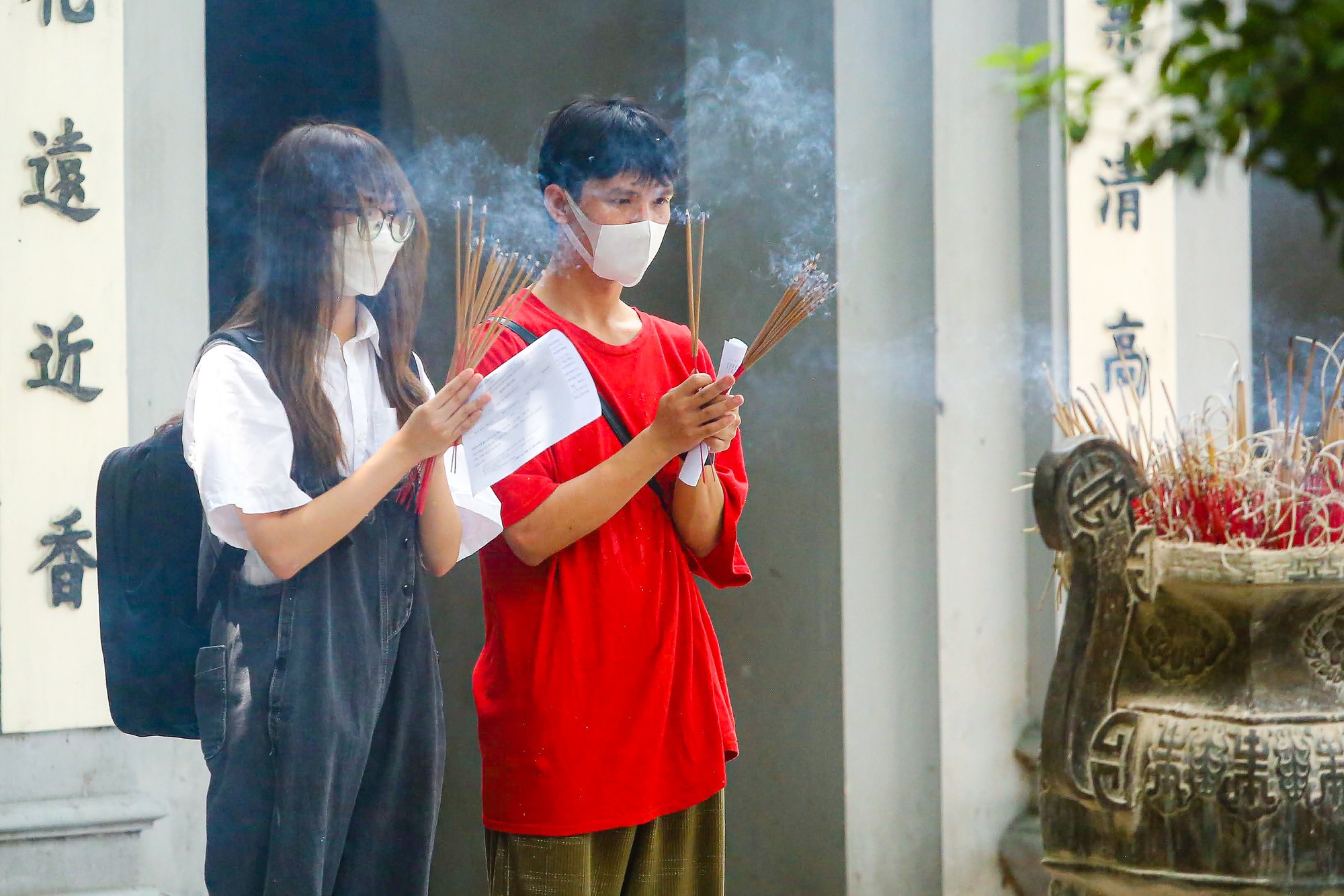 Nam thanh nữ t&uacute; rủ nhau đi ch&ugrave;a H&agrave; ng&agrave;y Thất Tịch - Ảnh 11.