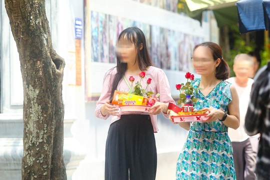 Nam thanh nữ t&uacute; rủ nhau đi ch&ugrave;a H&agrave; ng&agrave;y Thất Tịch - Ảnh 3.