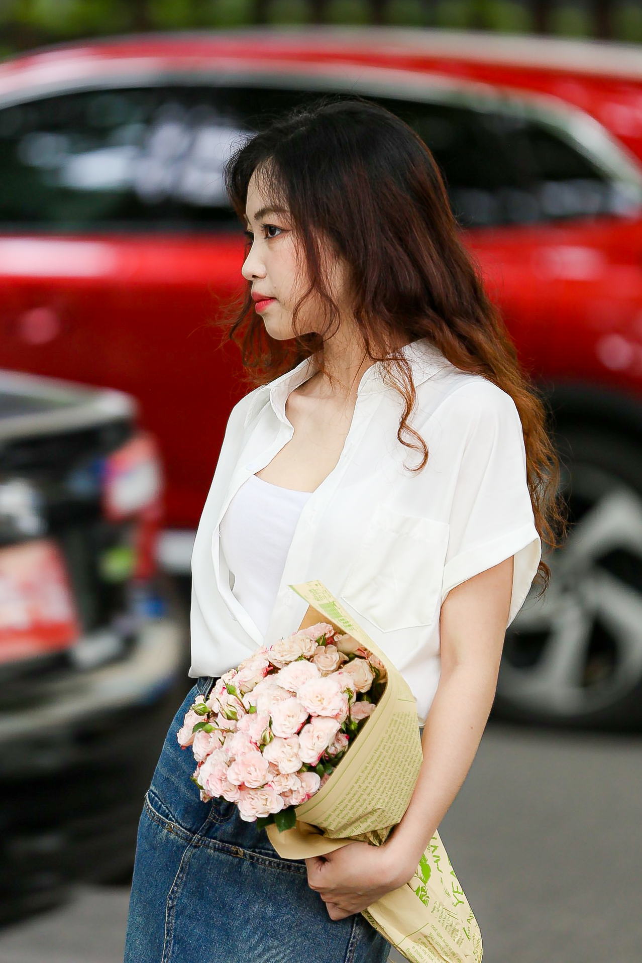 Người dân Thủ đô chen chân chụp ảnh đón thu trên phố Hà Nội - Ảnh 8.