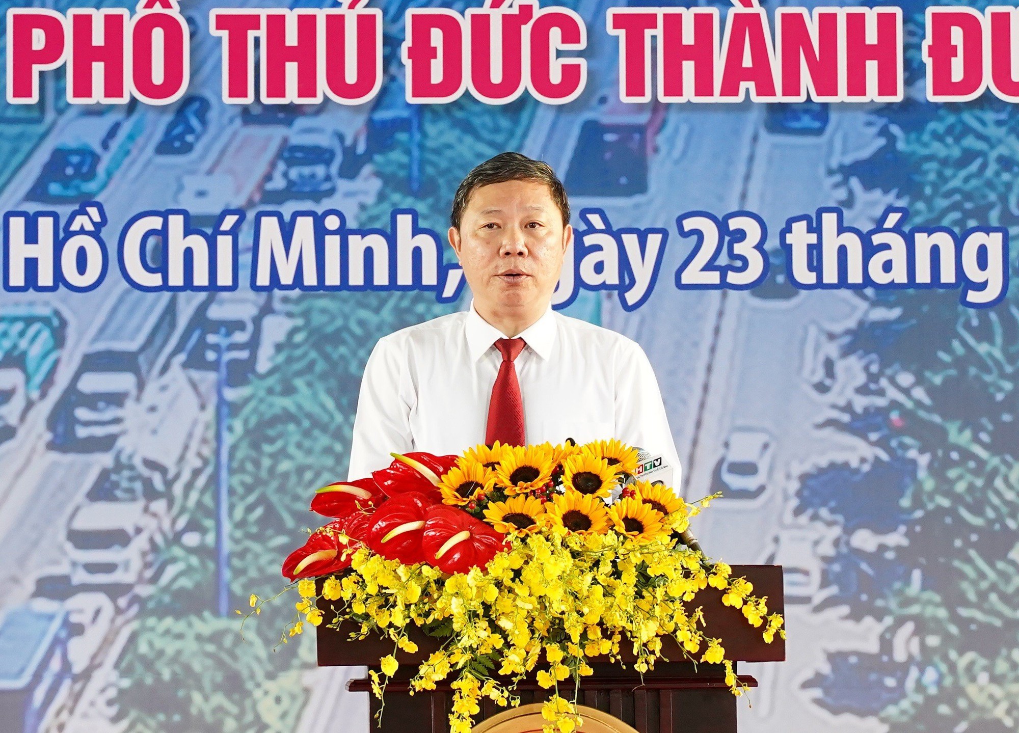 Hình ảnh một phần đường Xa lộ Hà Nội chính thức thành đường Võ Nguyên Giáp - Ảnh 3.