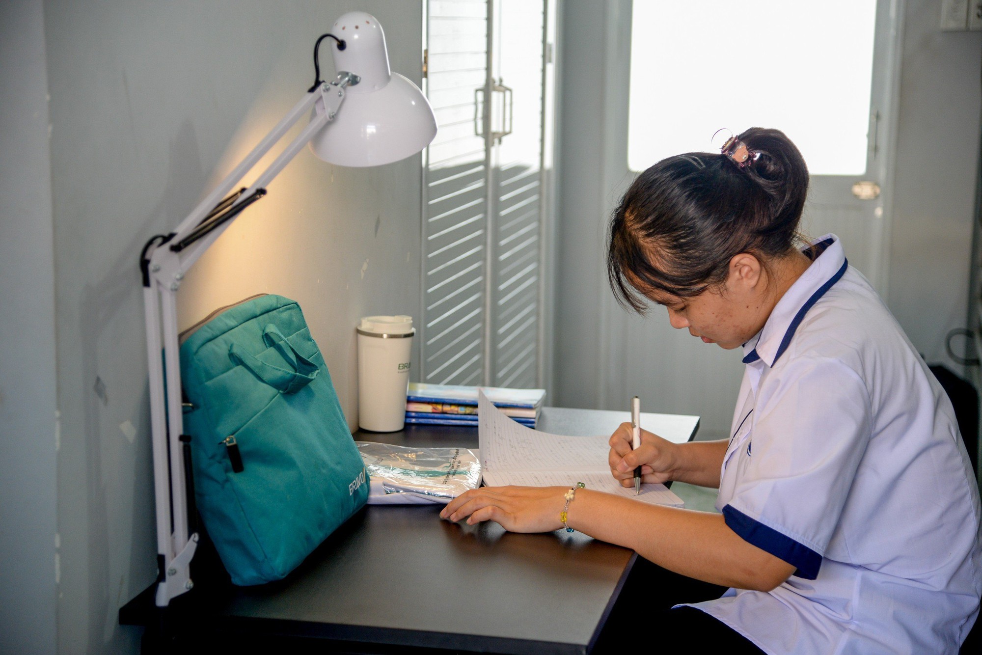 Sinh vi&ecirc;n d&agrave;n trận để t&igrave;m trọ online - Ảnh 8.