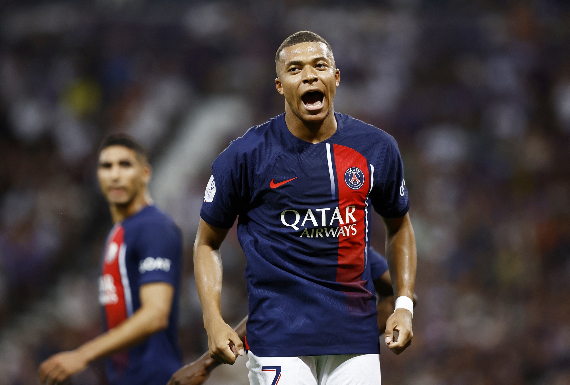 HLV Deschamps đảm bảo việc triệu tập Mbappe kể cả khi kh&ocirc;ng được thi đấu tại PSG - Ảnh 3.