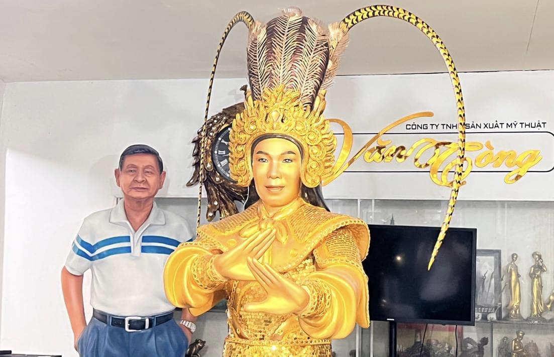 Tác giả bức tượng 3D của nghệ sĩ Vũ Linh nói gì khi bị đồn làm bằng sáp