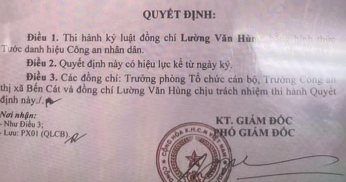 Một đại úy ở Bình Dương bị tước danh hiệu Công an nhân dân