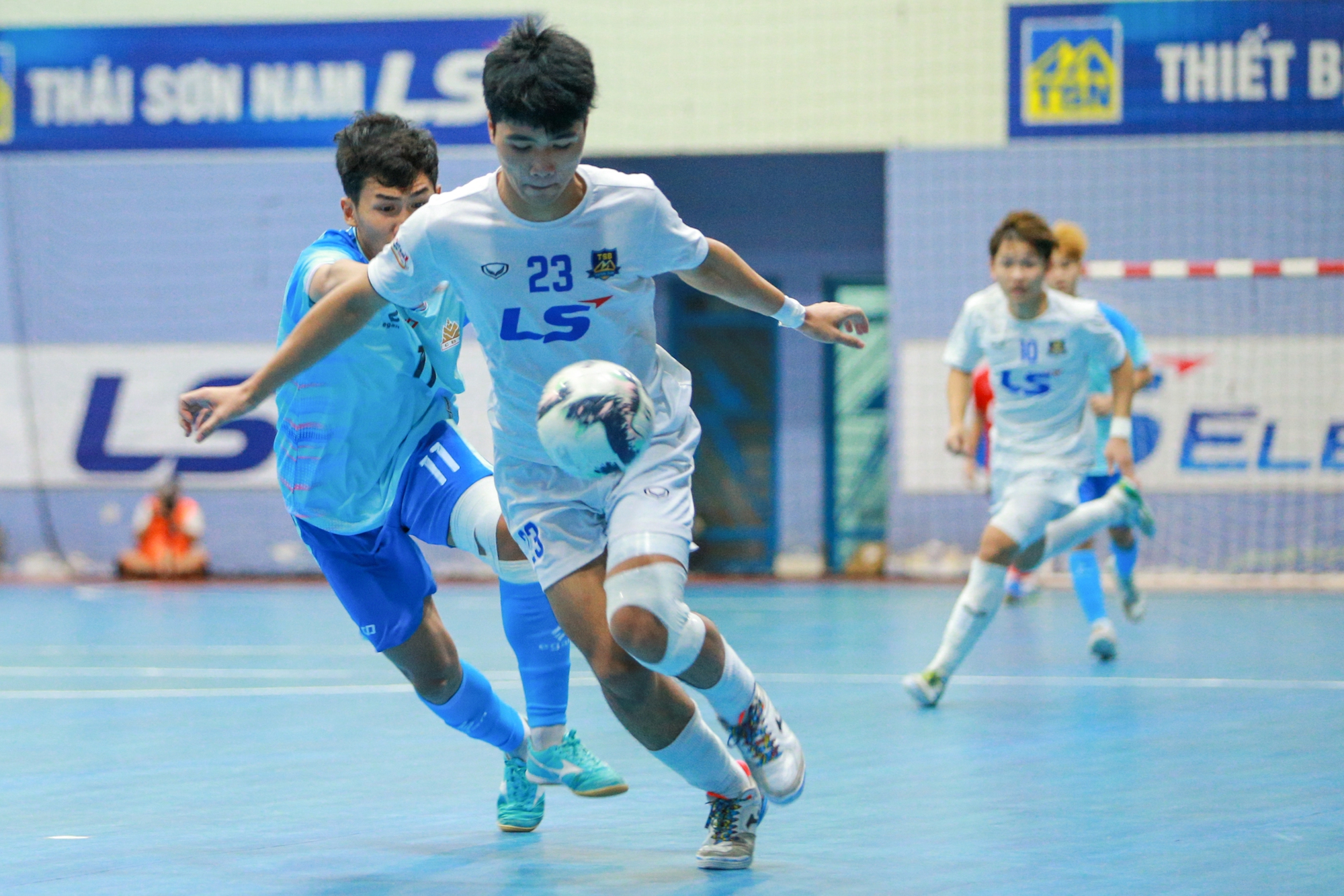 Cao Bằng c&ugrave;ng cựu HLV tuyển futsal Việt Nam v&ocirc; địch giải U20 Quốc gia 2023 - Ảnh 2.