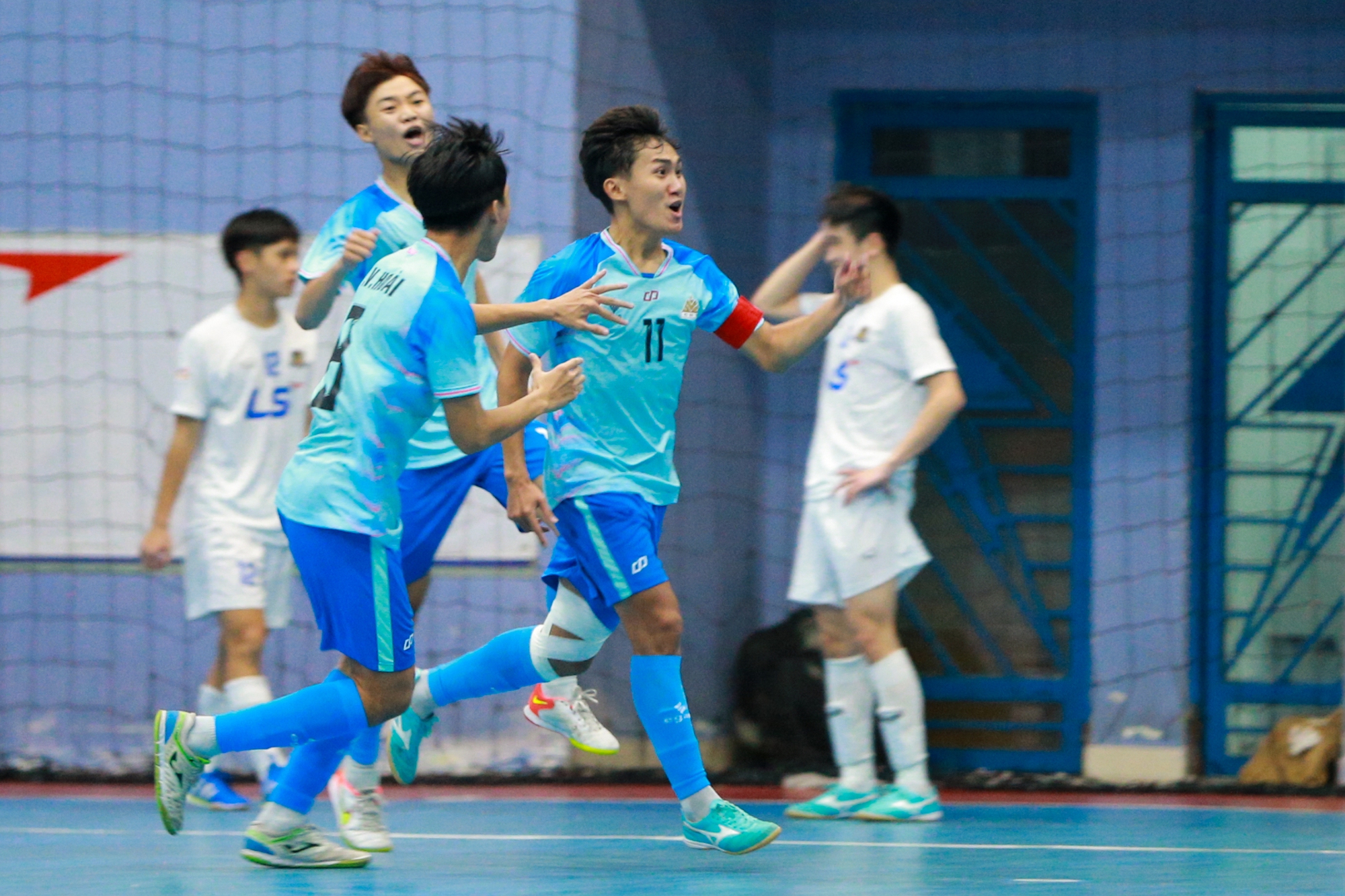 Cao Bằng c&ugrave;ng cựu HLV tuyển futsal Việt Nam v&ocirc; địch giải U20 Quốc gia 2023 - Ảnh 3.