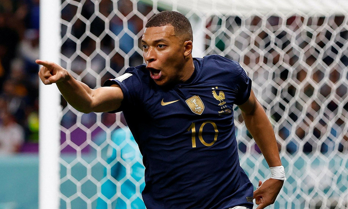 HLV Deschamps đảm bảo việc triệu tập Mbappe kể cả khi kh&ocirc;ng được thi đấu tại PSG - Ảnh 1.