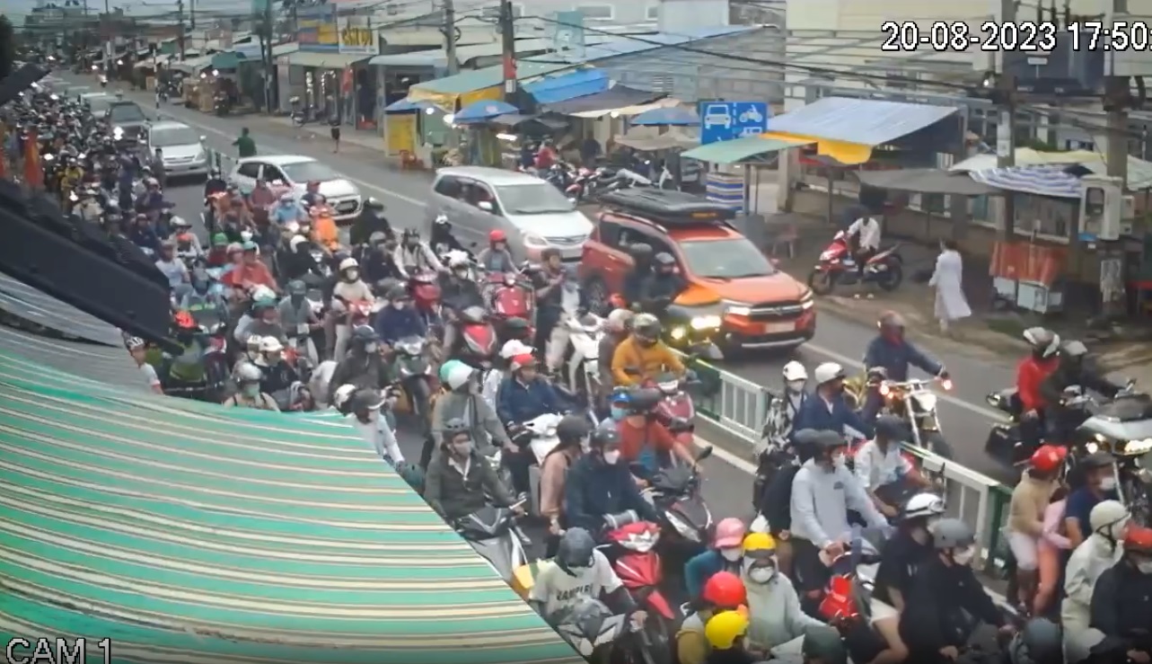 Vụ nhóm người đi môtô "tỏ thái độ": Sự thật chỉ có 1!