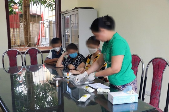 Vụ lấy máu học sinh xét nghiệm: Trưởng nhóm Bông hồng đen bị xử phạt