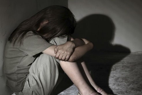 Công an tạm giữ thiếu niên quan hệ với bé gái 13 tuổi