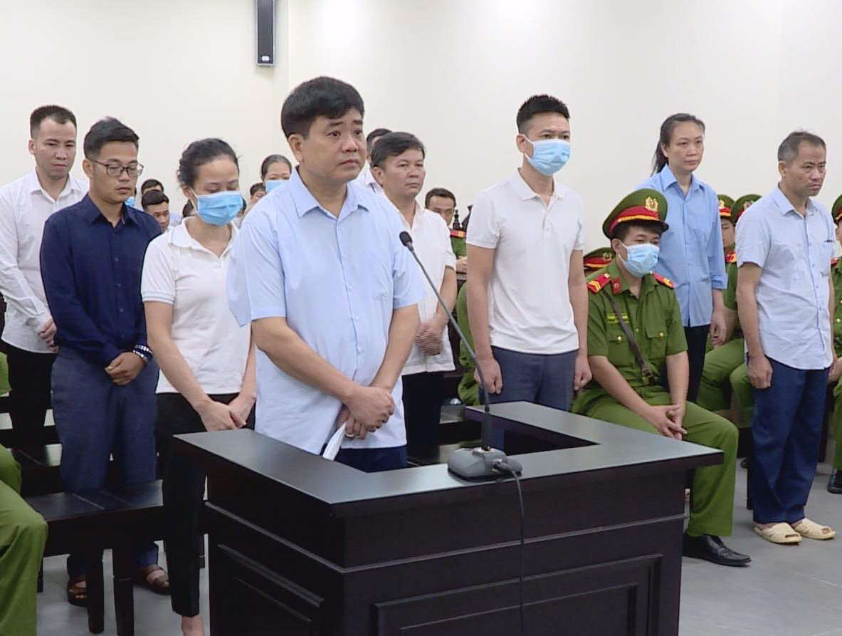 Cựu chủ tịch Hà Nội Nguyễn Đức Chung phủ nhận chuyện được tặng quà tại nhà