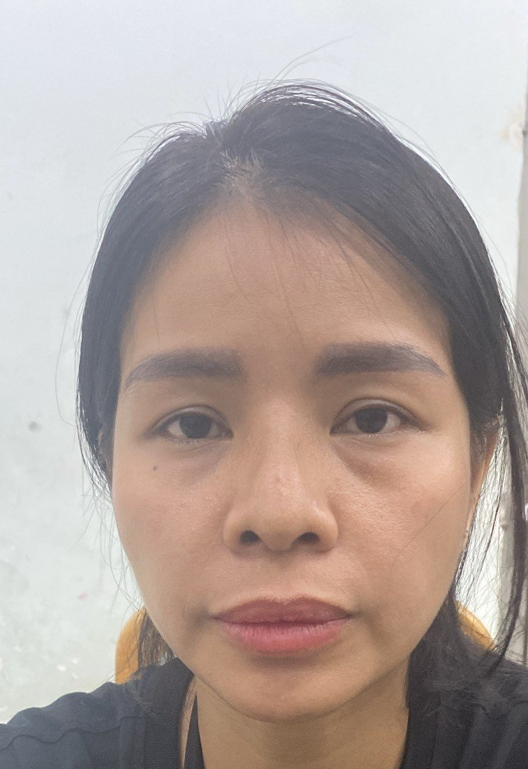 Bắt khẩn cấp người phụ nữ bạo hành bé trai trong lúc bé trần truồng